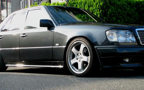 Ｗ１２４