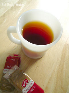 朝ごｈ･･･お、おやつです