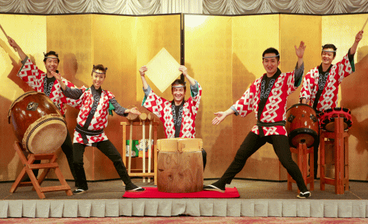 江戸前で粋なめでたやの祝い餅つき