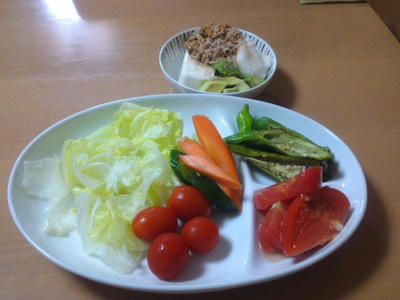 レタス・プチトマトの塩麹サラダ