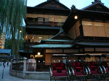 道後温泉本館
