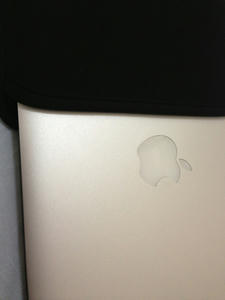 インナーケースにMacBook Airを入れる