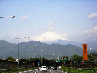monte fuji desde la autopista de tomei