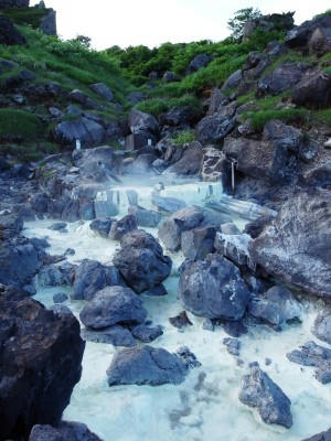 须川温泉源泉