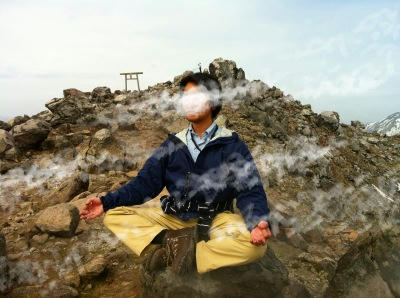 茶臼岳山顶练瑜伽呼吸