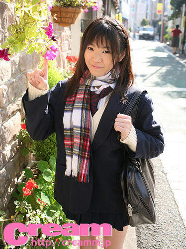 坂本愛海☆童顔アイドルのにっこりスマイル♪