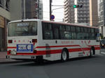596r