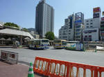 鶴見駅西口にて
