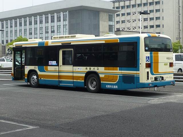 858