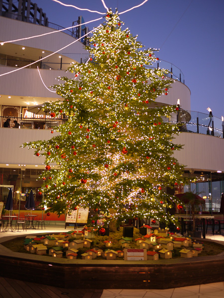 そごうとベイクォーターのクリスマスツリー あまうまにいきたい