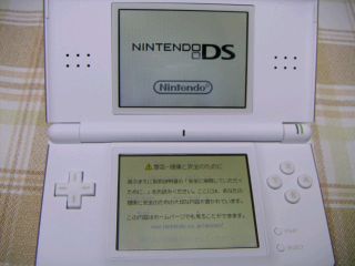 DS Liteの液晶が黄色い