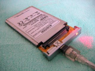 HDDケースの端子に接続