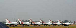 航空ショー,エアフェスタ浜松2009,サンダーバーズ,AirFesta,THUNDERBIRDS,アクロバットチーム,F‐15,戦闘機グッズ,展示,販売