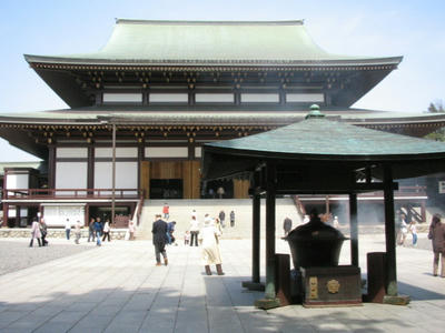 成田山本堂