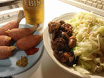 鶏レバーと温野菜と骨付きウインナーとビール