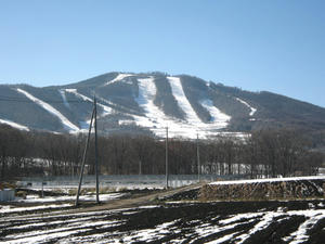 遠くのスキー場