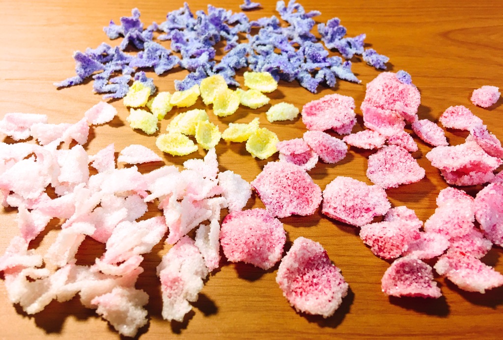 エディブルフラワーの砂糖漬け ねんど関係 Nobuyuki