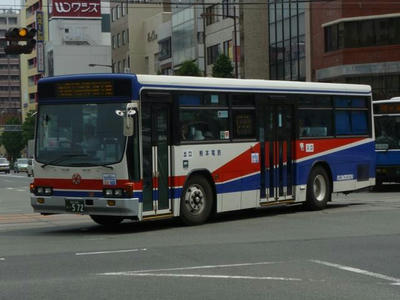 572