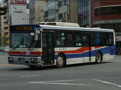 607