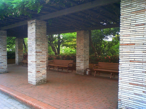ベンチ