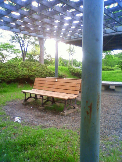 ベンチ。