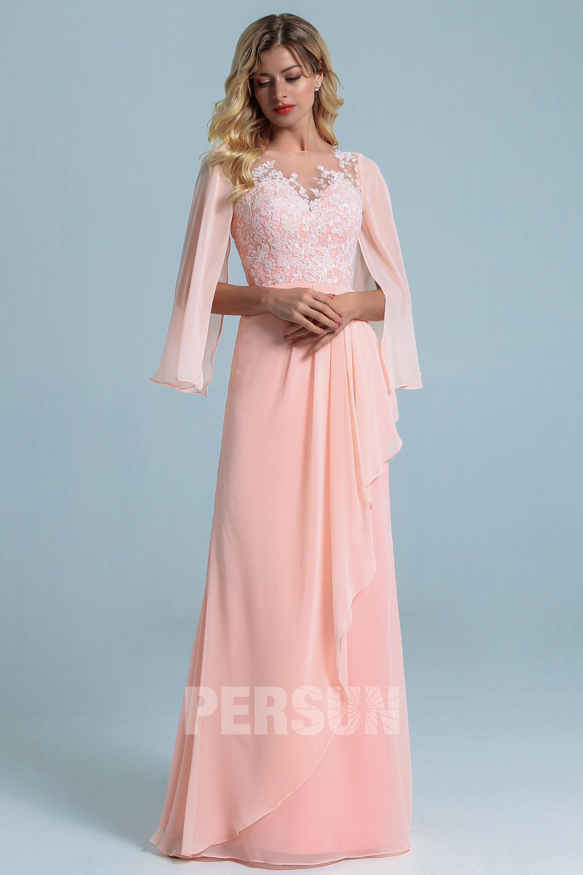 Robe longue rose perle brodé avec manche cape