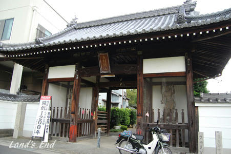 1001a.jpg