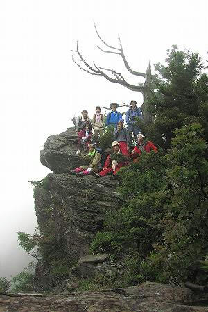 大神ヶ岳山頂にて