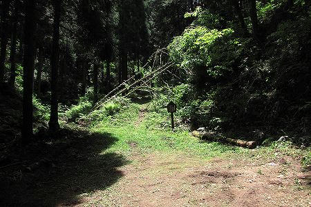 登山口