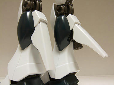 νガンダム　脚部　ガンプラ