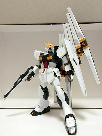 νガンダム　ファンネル