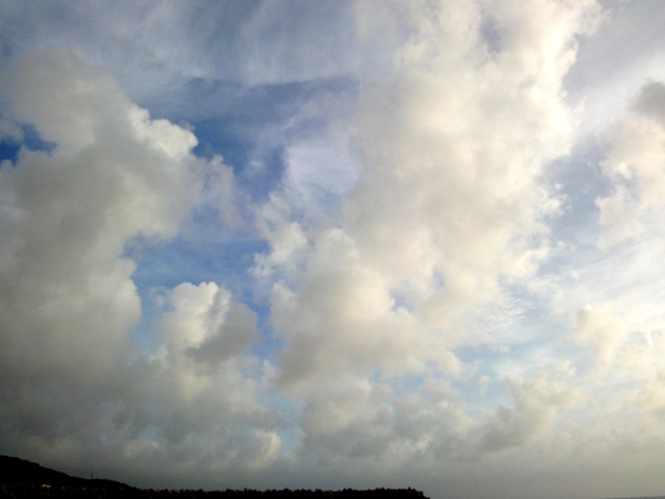 牧川の空