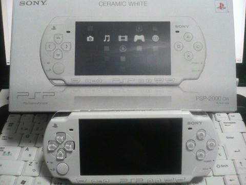 購入した PSP-2000 の写真