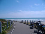 海へと続く坂道。
