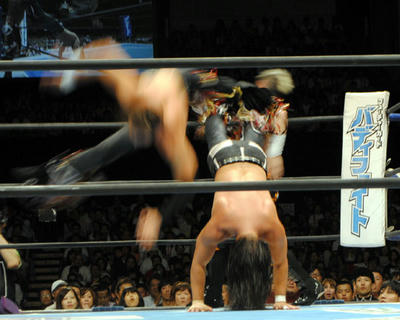 KUSHIDA シェリーvsマット、ニック