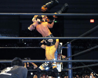 KUSHIDA シェリーvsマット、ニック