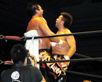 天山、小島vsスミス アーチャー