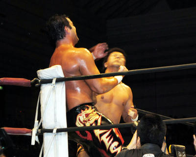 天山、小島vsスミス アーチャー