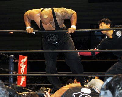 中邑真輔vsバットラック・ファレ