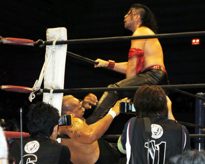 中邑真輔vsバットラック・ファレ