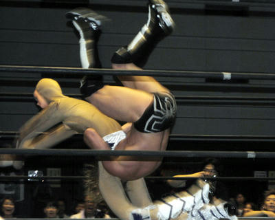 飯伏、ケニーvsヨシヒコ、マイケル