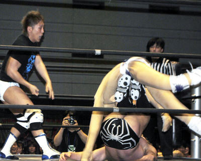飯伏、ケニーvsヨシヒコ、マイケル