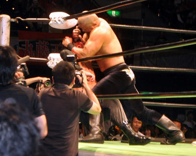 マイバッハ谷口vs中嶋勝彦