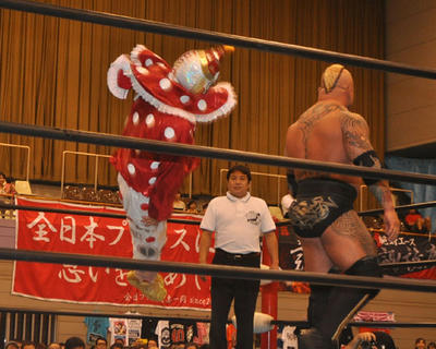 ビッグガンズvsくいしんぼう仮面 三原一晃