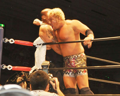 バットラック・ファレvs真壁刀義