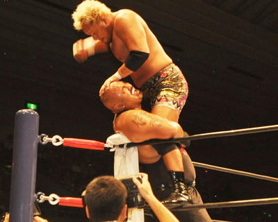 バットラック・ファレvs真壁刀義