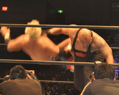バットラック・ファレvs真壁刀義