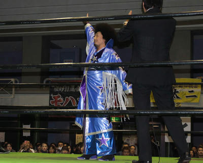 アレハンドロ・サエスvsモハメド ヨネ
