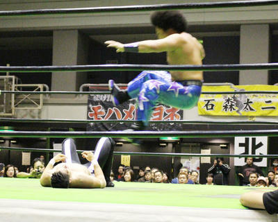 アレハンドロ・サエスvsモハメド ヨネ