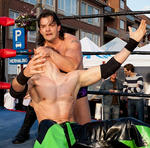 2012582211.jpg